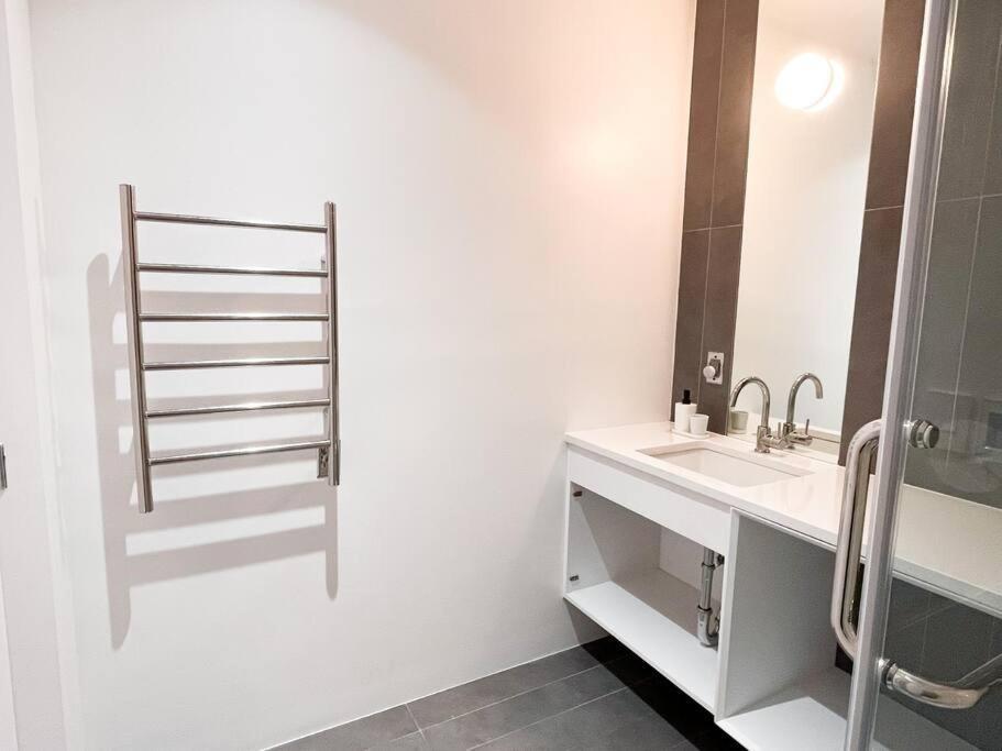 Apartment New Beautiful Modern One Bedroom In Brooklyn At Rem-casa New York