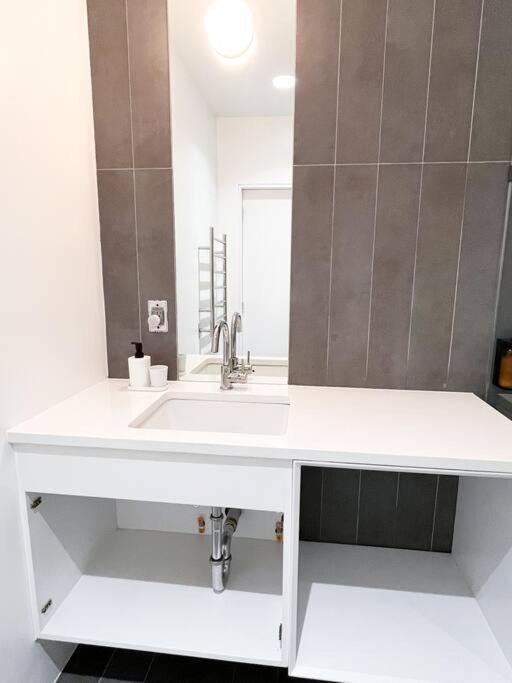 New Beautiful Modern One Bedroom In Brooklyn At Rem-casa Apartment New York