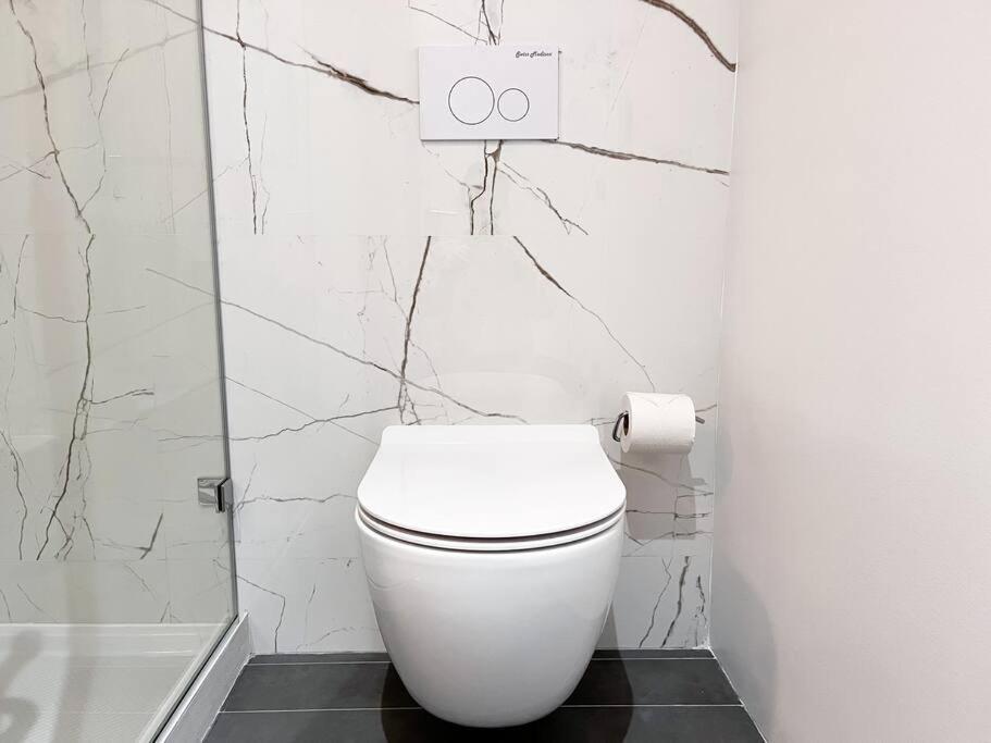 New Beautiful Modern One Bedroom In Brooklyn At Rem-casa *